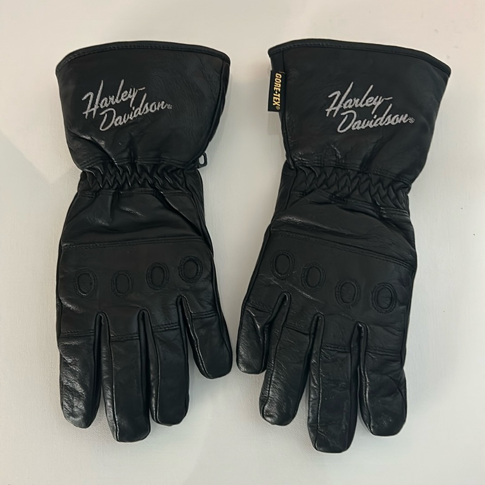 Harley Davidson Leather Riding Gloves.  Excellent Condition.